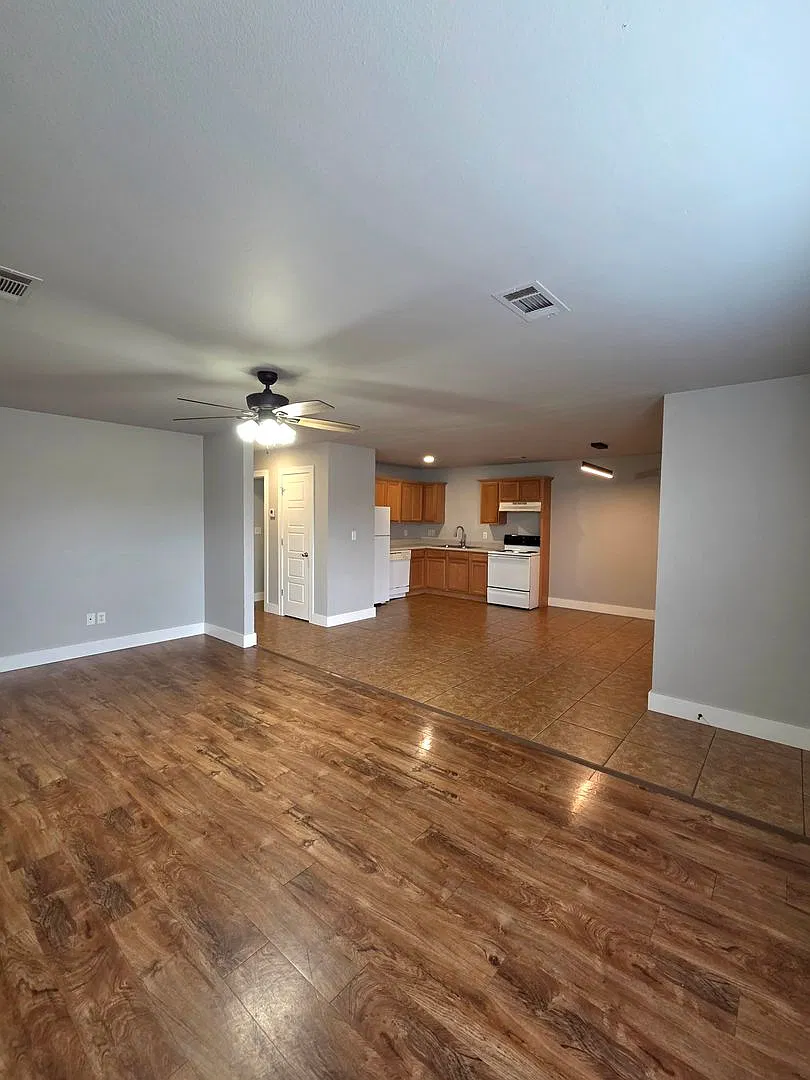 Single-Level 3-Bedroom Home with Fenced Backyard in Rogers — Photo 1