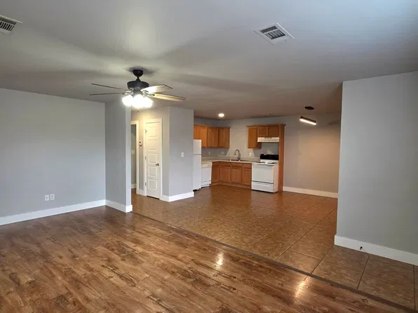 205 E Marietta Ct, Rogers, AR 72758