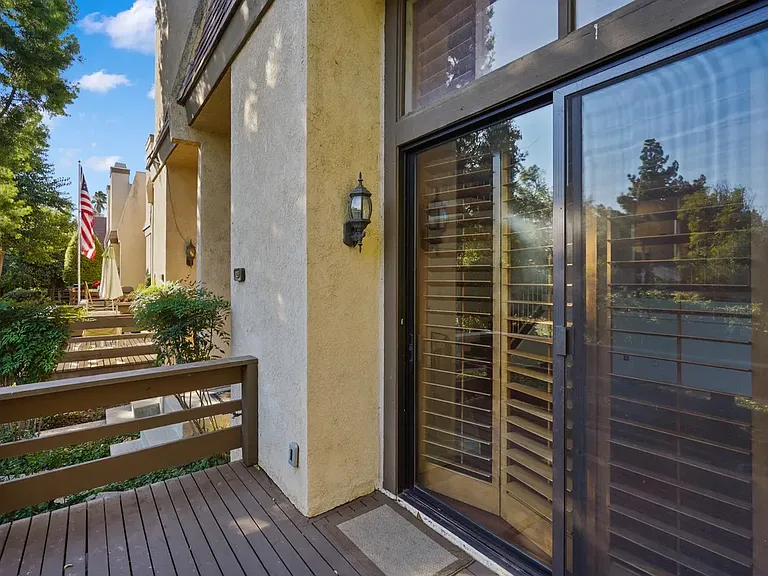 9000 Vanalden Ave #127 — Photo 4
