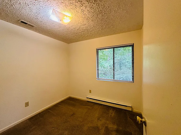 1813 Garden Ln — Photo 17