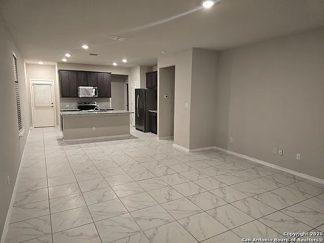 4 bed, 2.0 bath, 1602 sqft, $1,750 — Photo 4