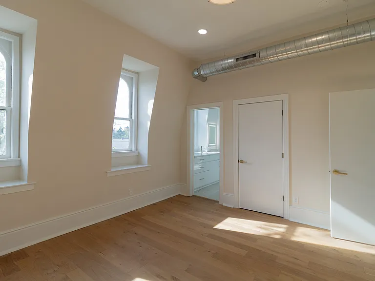 17 N Pearl St #4 — Photo 10