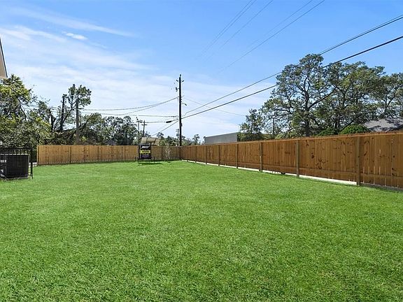 3rd image of 8304 Shady Dr