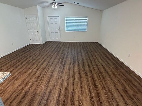 5th image of 2450 W Park Dr