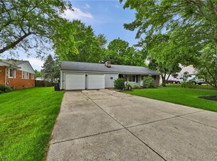 6860 Fry Rd, Middleburg Heights, OH 44130