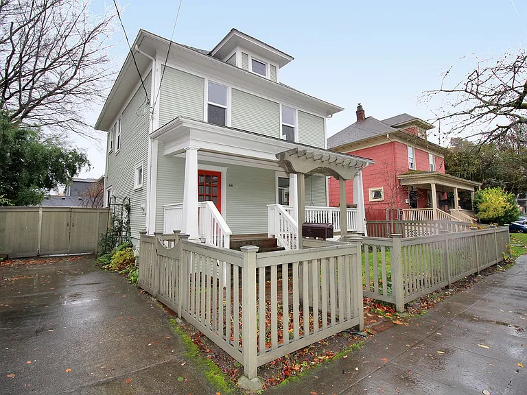 66 NE Skidmore St — Photo 2
