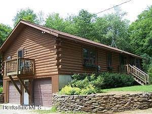 Front of house Garage View 100_3044