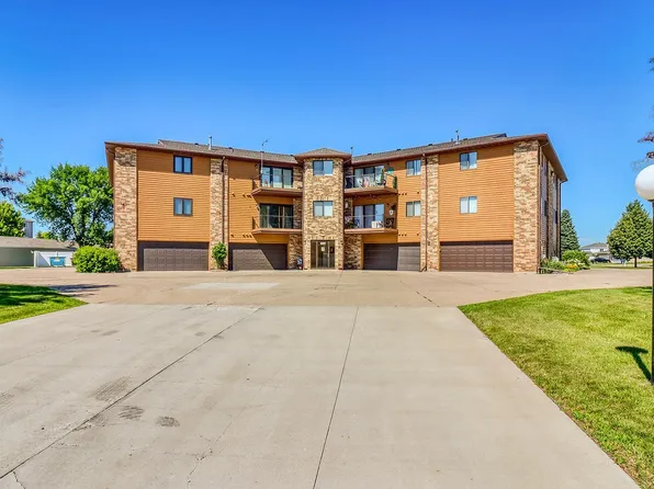 3201 14th St S APT 201, Moorhead, MN 56560