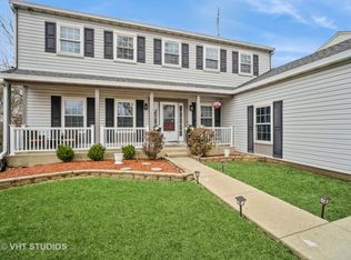 39 N Walnut Ct, Streamwood, IL 60107