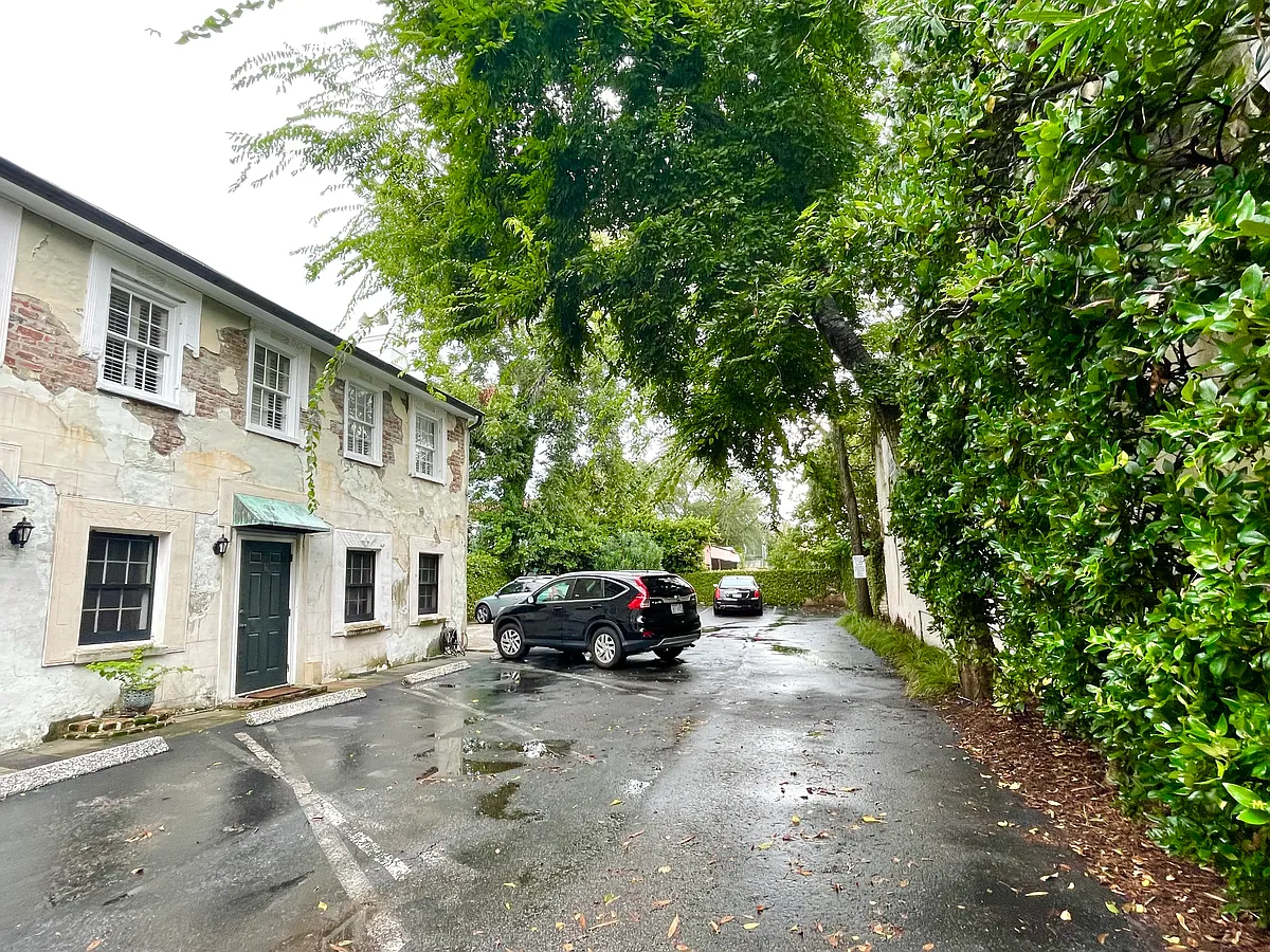 Building Photo - 53 Hasell St #K