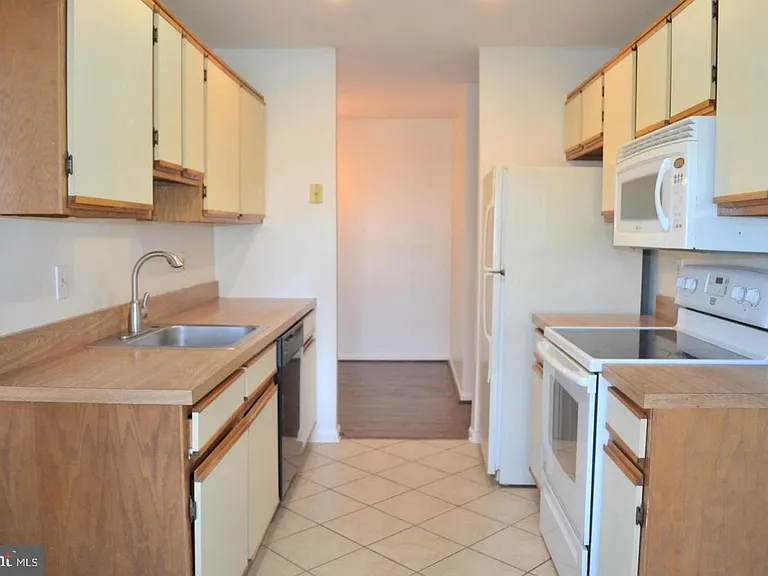 8383 Buttress Ln #102 — Photo 2