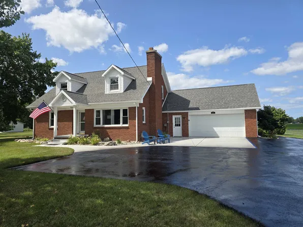 824 W Center Rd, Essexville, MI 48732