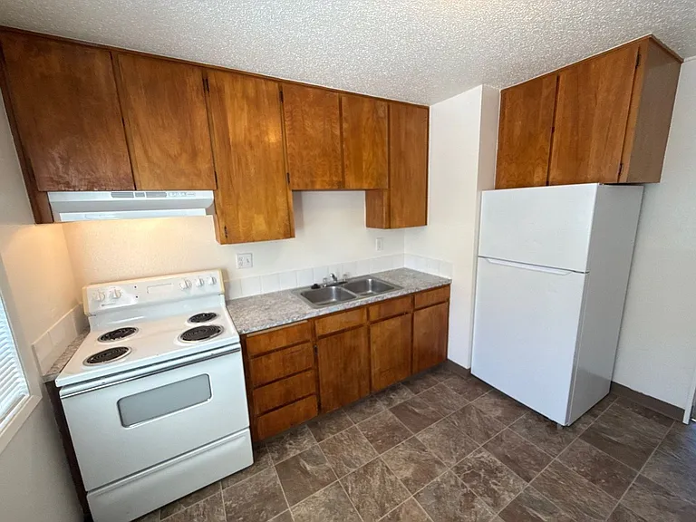 550 SW Levens St #21 — Photo 6