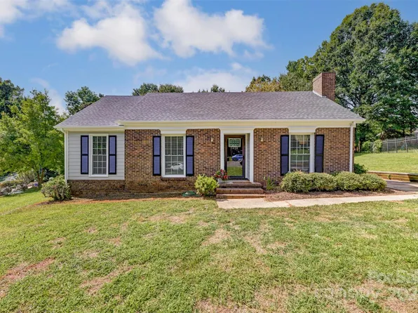5438 Green Moss Ln, Charlotte, NC 28208