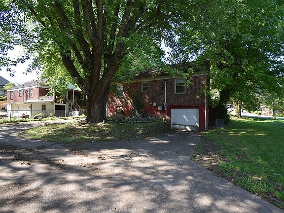3rd image of 1731 Merritt Dr