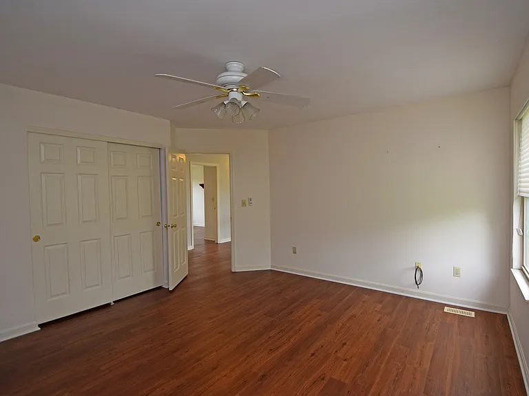 6490 Glenarbor Dr — Photo 22