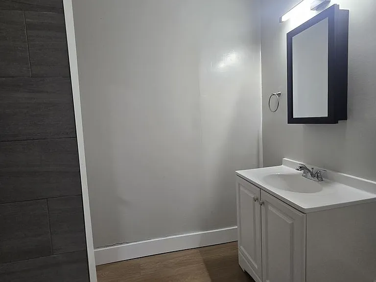 10961 S Figueroa St — Photo 21