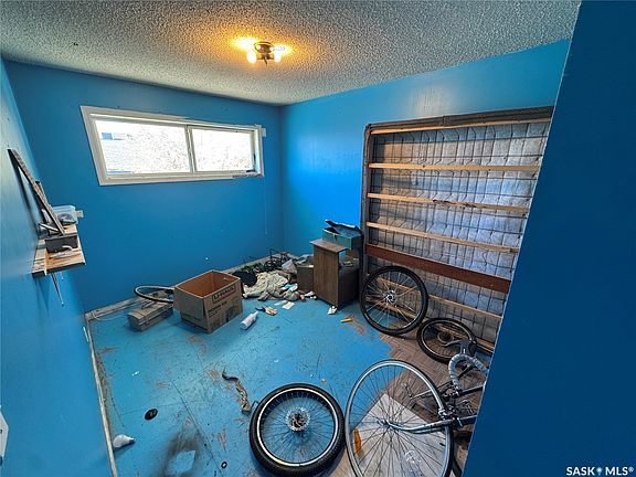4th image of 1458 Rothwell Street