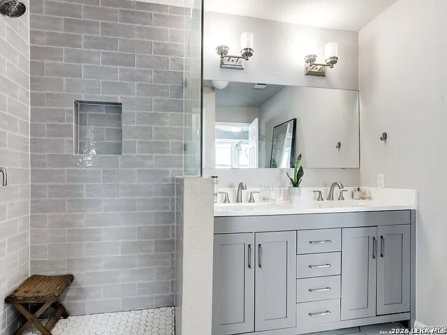 814 W Gramercy Pl — Photo 14
