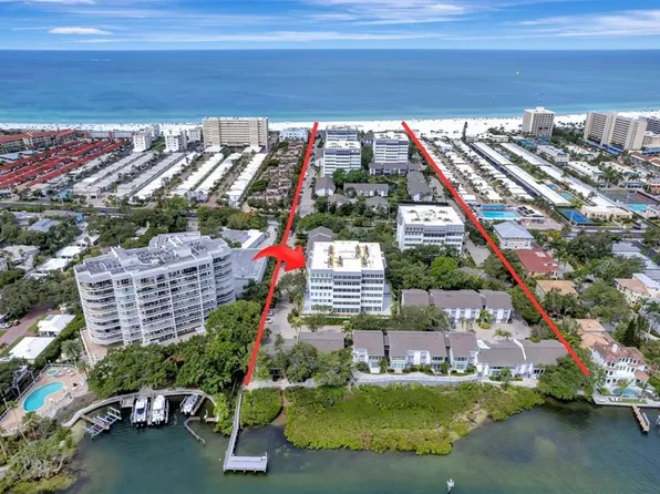 1255 E Peppertree Dr APT 402, Sarasota, FL 34242