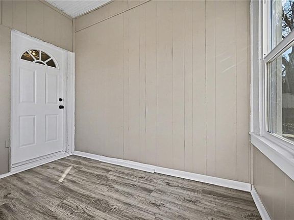 4th image of 1511 6th Ave