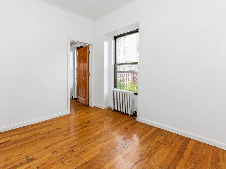 500 E 84th St #5 — Photo 3