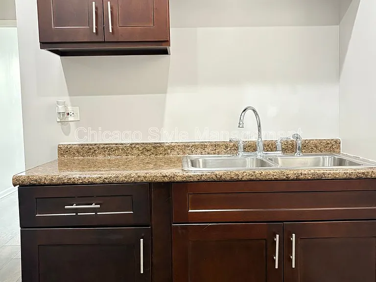 353 E 55th Pl #2S — Photo 8