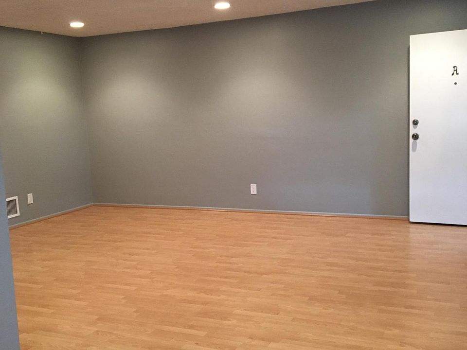 1st image of 936 W Huntington Dr APT A