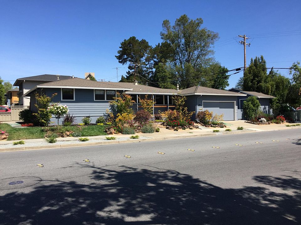 1st image of 2498 Roosevelt Ave