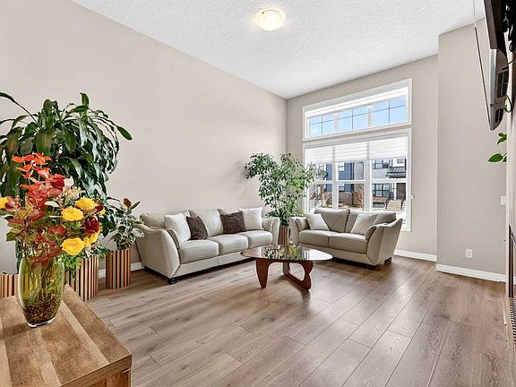 5th image of 287 N Masters Row SE