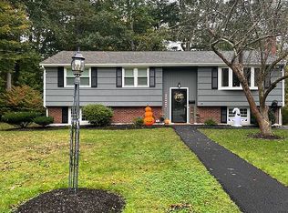 24 Pinewood Rd, Peabody, MA 01960