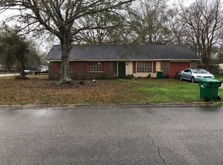 7101 Greenbriar St, Ocean Springs, MS 39564