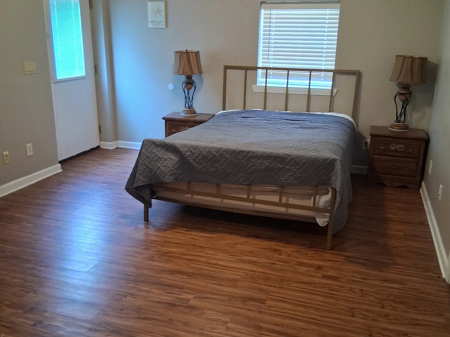 1 bed, 1.5 bath, 900 sqft, $900 — Photo 3