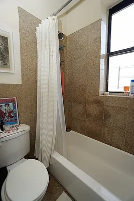 Rented by Universal Realty Group | media 15