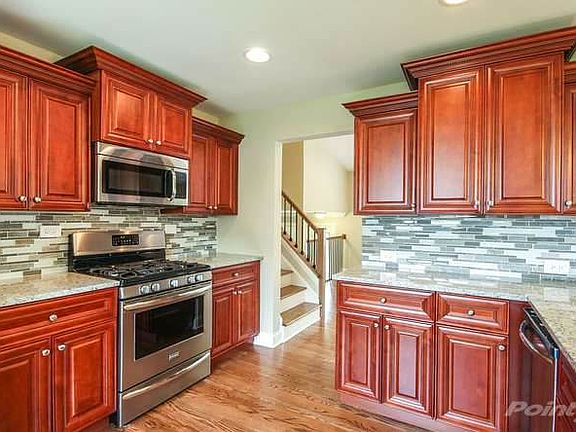1600 Habberton Ave Park Ridge-small-005-Kitchen-666x444-72dpi