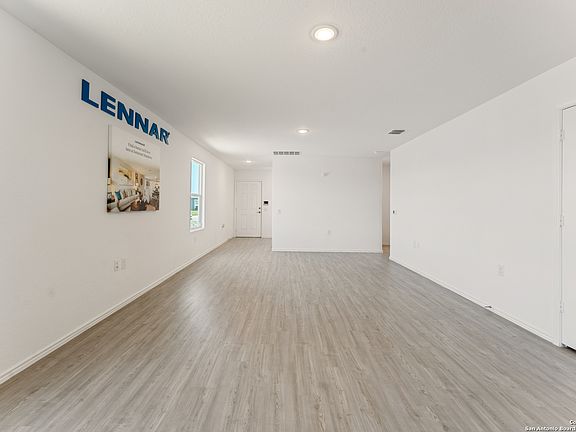 4th image of 3707 Kurz Plaza