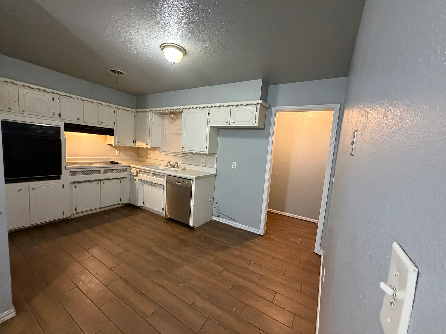 3 bed, 1.5 bath, 1163 sqft, $1,050 — Photo 4