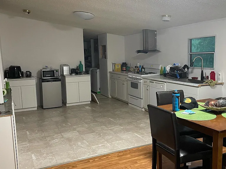 470 Richardson Rd — Photo 8