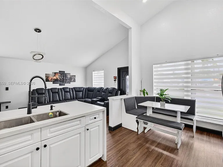 1710 SW 83rd Ter — Photo 13