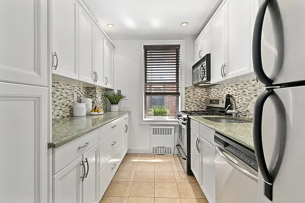 Sold by Compass | media 7