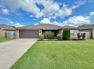 5403 Carlisle St, Bentonville, AR 72713