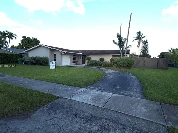 18557 SW 93rd Pl, Cutler Bay, FL 33157