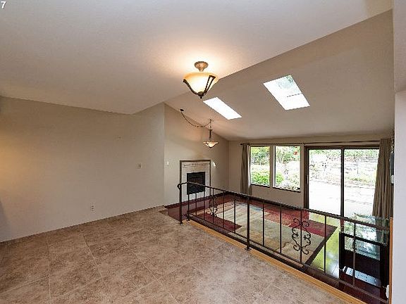 5th image of 5727 NE Hazel Dell Ave APT D