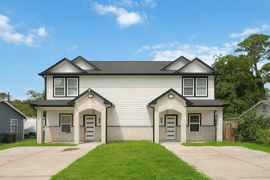 3 bed, 2.5 bath, 1702 sqft, $1,800 — Photo 1