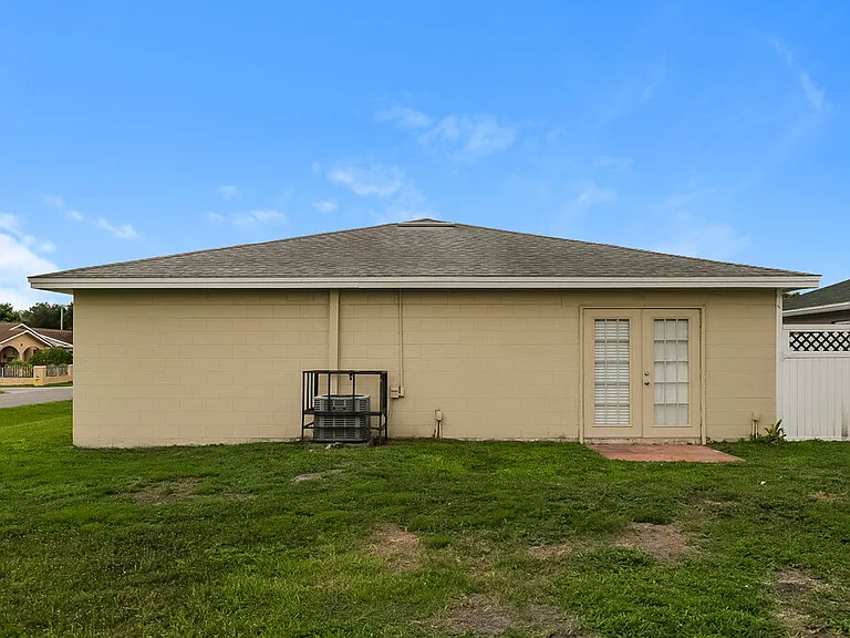6624 N Cameron Ave — Photo 15