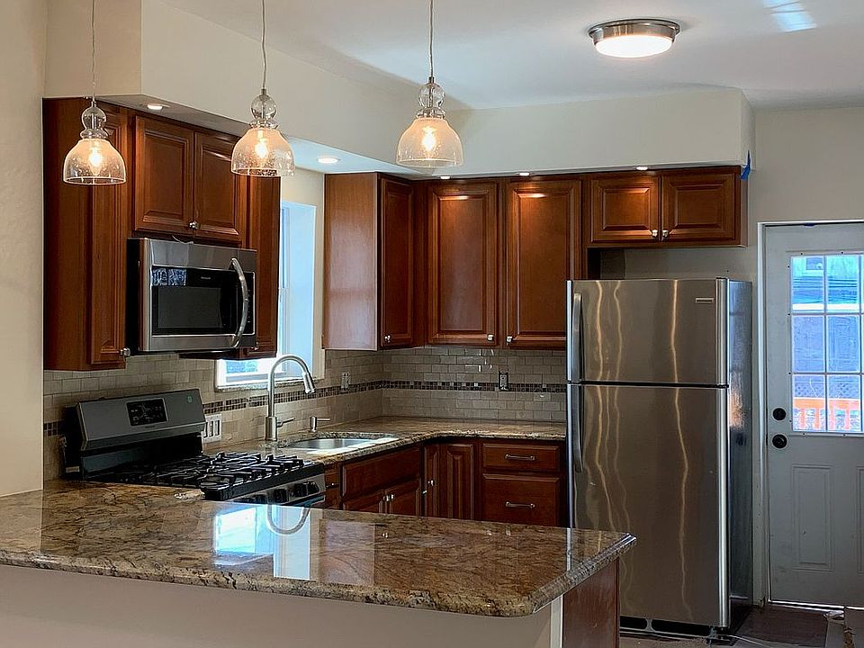 Kitchen with all amenities!