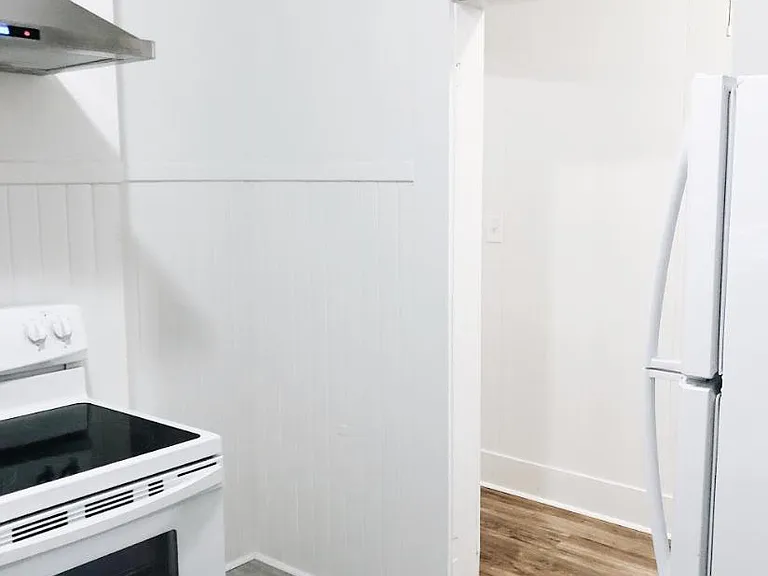 Kitchen - plenty of storage space