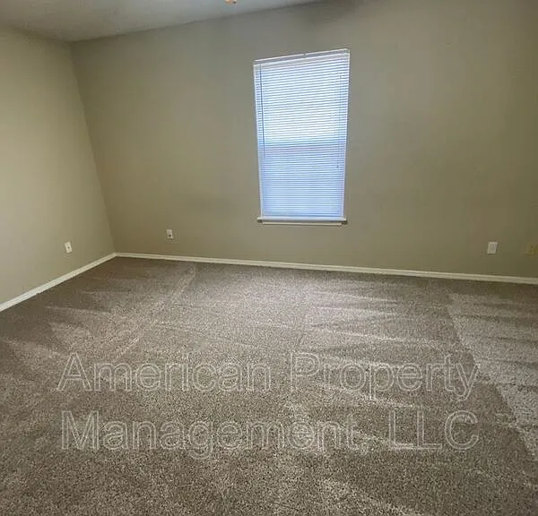 4714 NE Wisconsin St — Photo 31