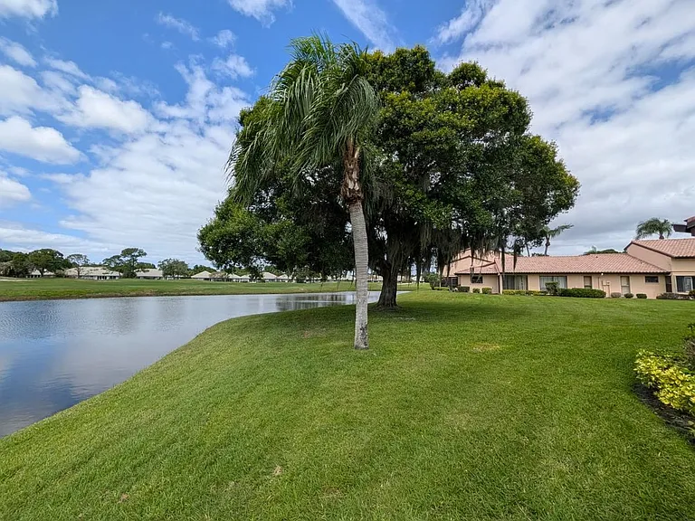 3744 SW Quail Meadow Trl E #B — Photo 2