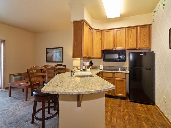 5th image of 111 Center St #112